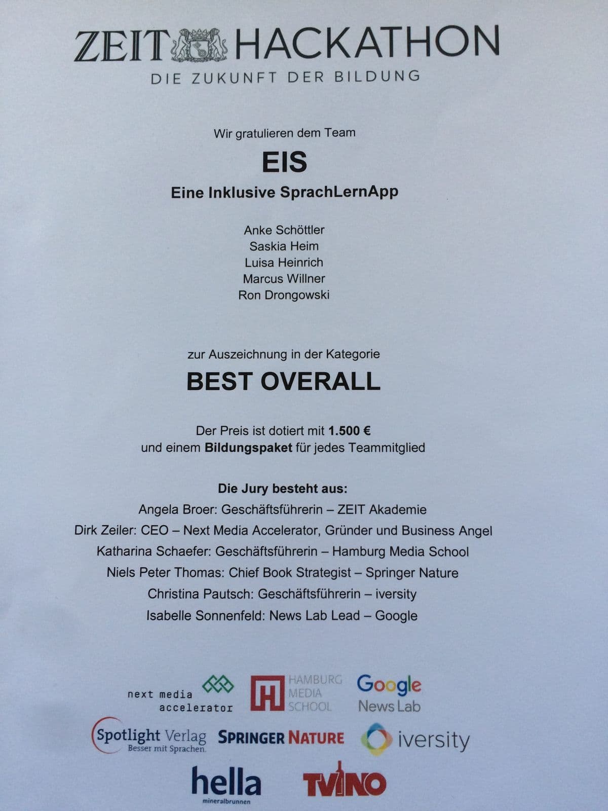 Urkunde des ZEIT Hackathon "Die Zukunft der Bildung", Auszeichung in der Kategorie BEST OVERALL fuer EiS - Eine inklusive SprachlernApp.